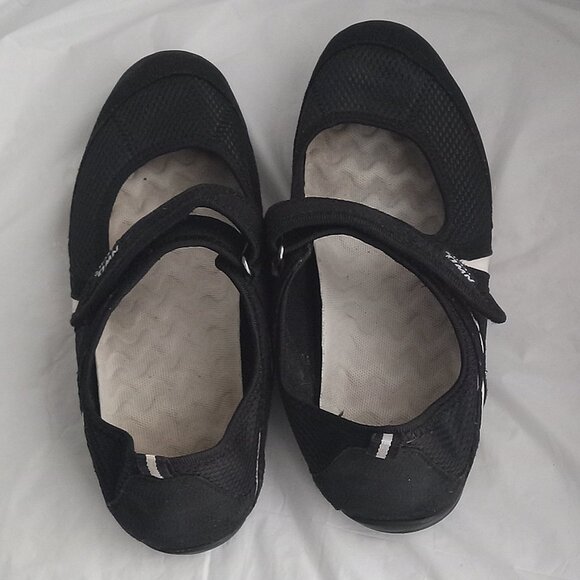 NWD Tech women's flat sneakers/shoes size 8.5 - Picture 1 of 6
